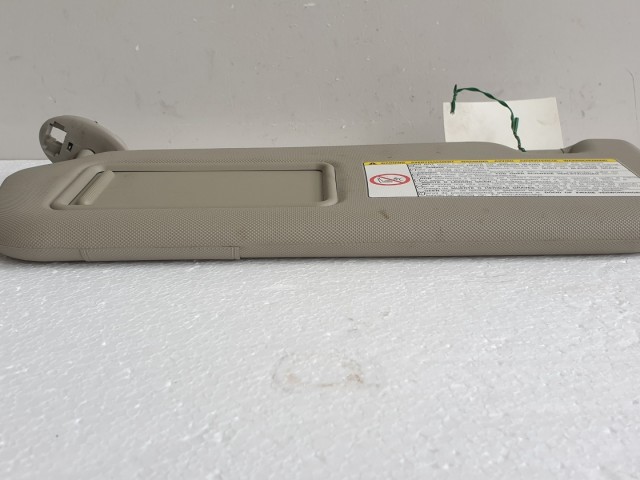 511515 Toyota Avensis T27, 2011, Bal Napellenző, Lámpával Tükörrel Szerelt.