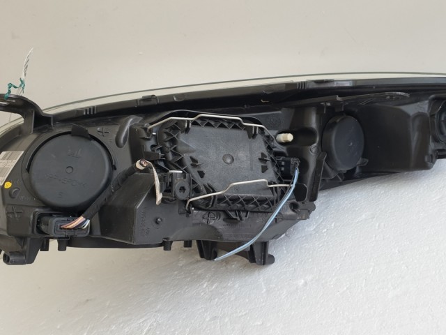 511537 Renault Megane 3, 2011, Jobb Első Lámpa Fényszóró, 260100018R.