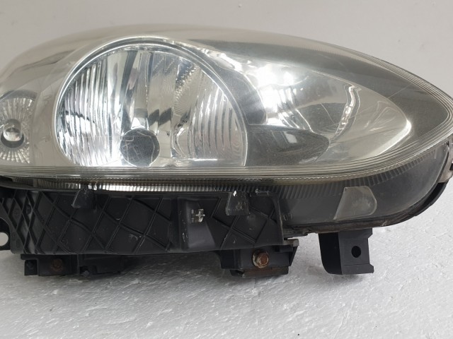 511542 Fiat Punto Evo, 2010, Jobb Első Lámpa Fényszóró.