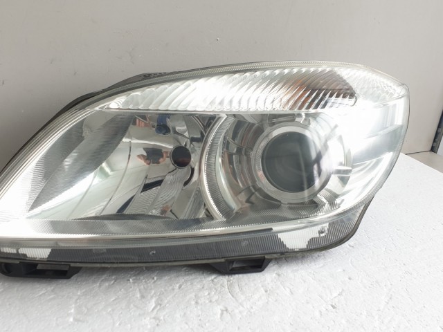 511544 Skoda Fabia 2, 2012, Projektoros Bal Első Fényszóró Lámpa.