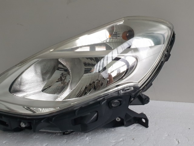 511656 Renault Clio 3, 2010, Bal Első Lámpa, Fényszóró, 8200775825.