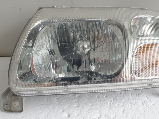 511657 Suzuki Grand Vitara 2002, Bal Első Lámpa, Fényszóró, 100-32078.