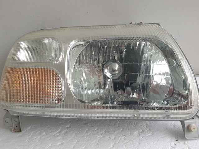 511658 Suzuki Grand Vitara 2002, Jobb Első Lámpa, Fényszóró, 100-32078.