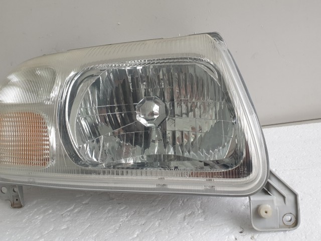 511658 Suzuki Grand Vitara 2002, Jobb Első Lámpa, Fényszóró, 100-32078.