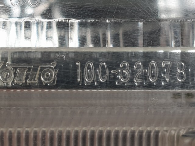 511658 Suzuki Grand Vitara 2002, Jobb Első Lámpa, Fényszóró, 100-32078.
