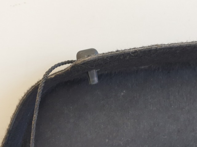 511789 Opel Corsa D, Kalaptartó, 3 Ajtóshoz.