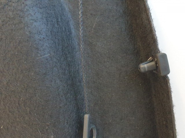 511789 Opel Corsa D, Kalaptartó, 3 Ajtóshoz.