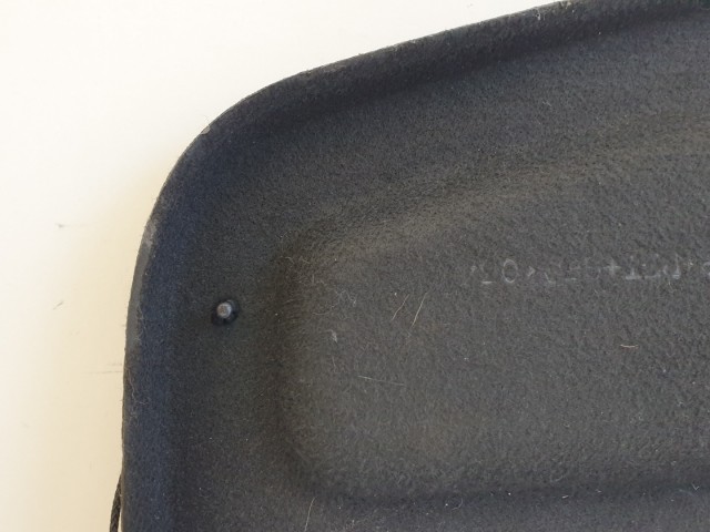 511790 Renault Clio 3, 2009, Kalaptartó, 5 Ajtóshoz.