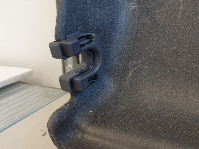 511817 Nissan Qashqai 2008, Kalaptartó, 