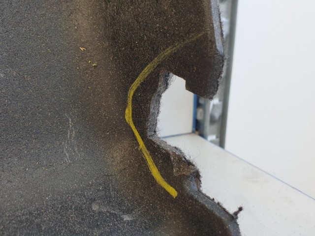 511817 Nissan Qashqai 2008, Kalaptartó, 