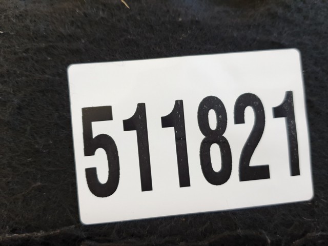 511821 Skoda Octavia 2, 2007, Kalaptartó, 5 Ajtóshoz.