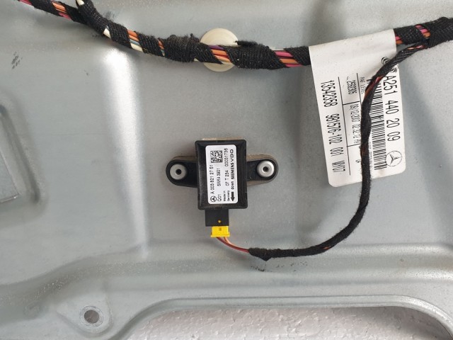 511715 Mercedes R. 2007, Bal Első Ablakemelő Szerkezet Kompletten.