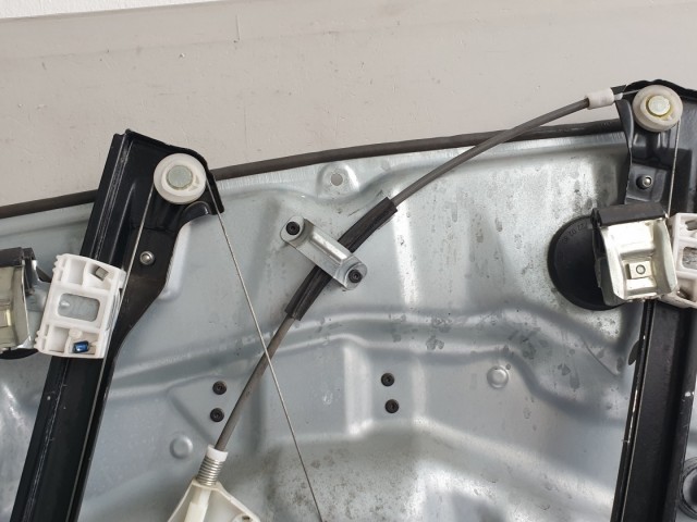511715 Mercedes R. 2007, Bal Első Ablakemelő Szerkezet Kompletten.