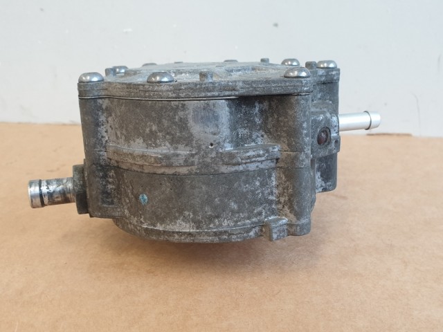 511933 Audi A4, Bosch 038 145 209 M, Vákumpumpa, Tandempumpa