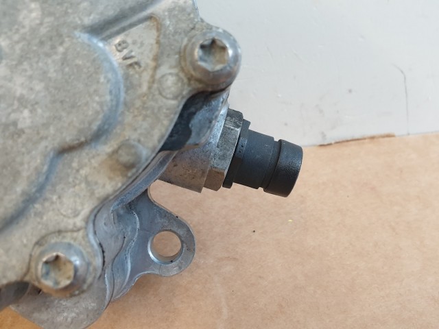 511937 Audi A4, A6 Bosch 038 145 209 M, Vákumpumpa, Tandempumpa