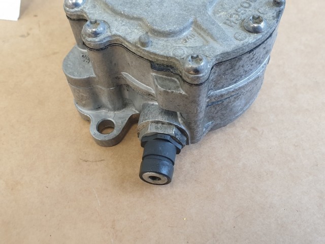 511937 Audi A4, A6 Bosch 038 145 209 M, Vákumpumpa, Tandempumpa