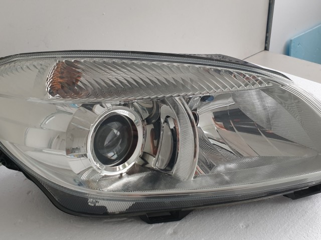 511951 Skoda Fabia 2, 2012, Projektoros Jobb Első Fényszóró Lámpa.