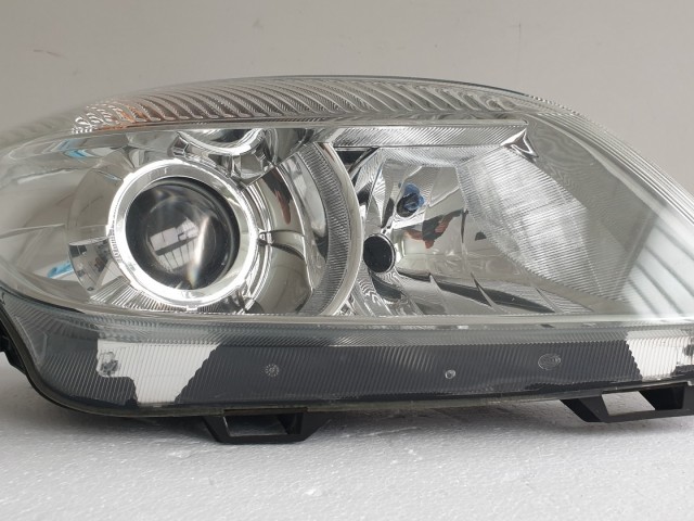 511951 Skoda Fabia 2, 2012, Projektoros Jobb Első Fényszóró Lámpa.