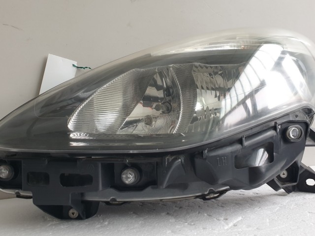 511955 Renault Clio 3, 2010, Bal Első Fényszóró, Lámpa, 8200851938.