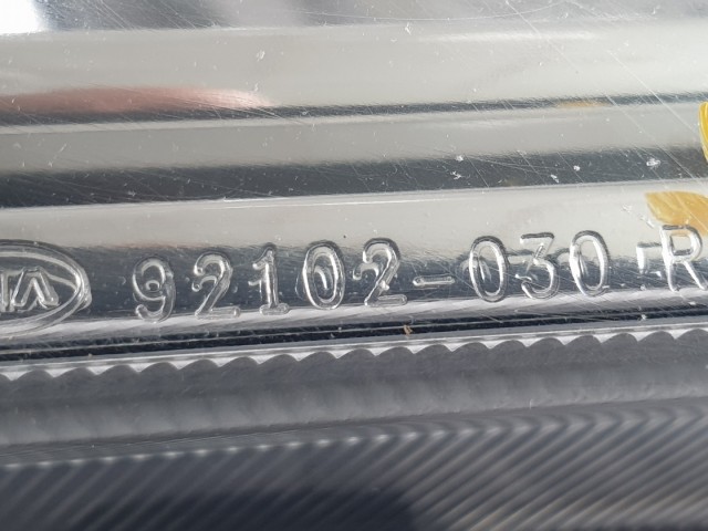 511961 Kia Sportage 2009, Jobb Első Lámpa Fényszóró, 92102-030R.