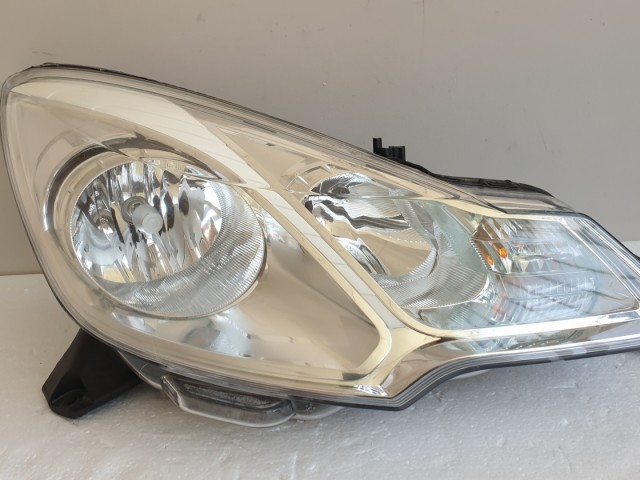 512084 Citroen C3, 2012, Jobb Első Fényszóró, Lámpa, 9673814480.