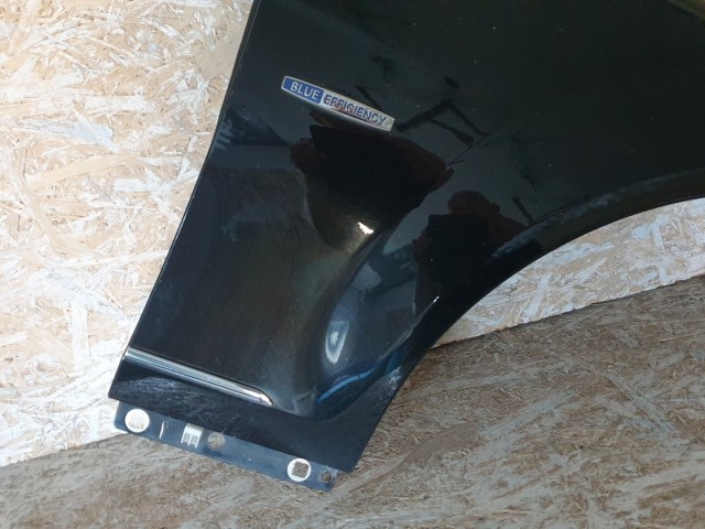 512236 Mercedes C, W204, 2009, Jobb Első Sárvédő, 4 Ajtóshoz.