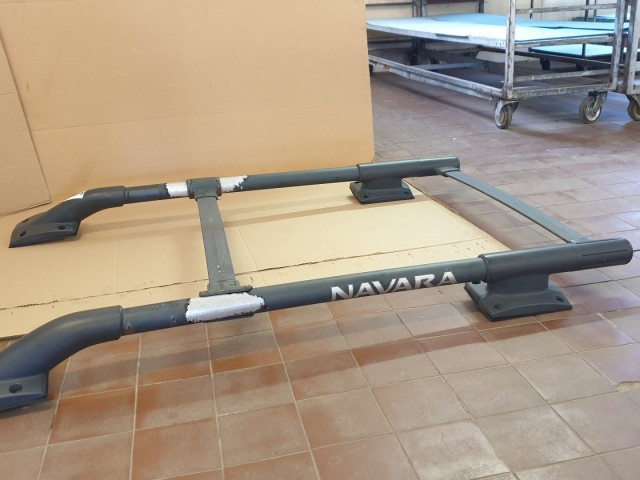 512237 Nissan Navara  D40, 2008, Tetősín. Kompletten.