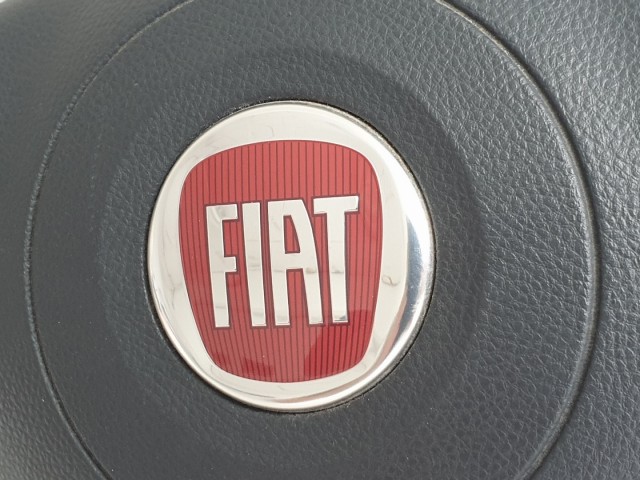 512261 Fiat Sedici 2010, Kormánylégzsák, Légzsák, 1 Csati, 3 Águ Kormányba.