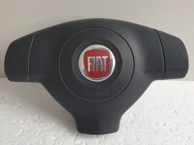 512261 Fiat Sedici 2010, Kormánylégzsák, Légzsák, 1 Csati, 3 Águ Kormányba.