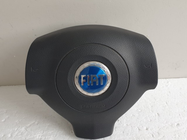 512263 Fiat Sedici 2007, Kormánylégzsák, Légzsák, 1 Csati, 3 Águ Kormányba.