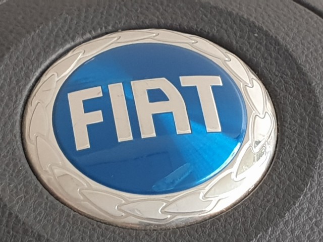 512263 Fiat Sedici 2007, Kormánylégzsák, Légzsák, 1 Csati, 3 Águ Kormányba.