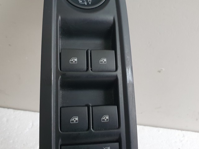 512276 Opel Mokka X, 2018, Ablakemelő Kapcsoló, 95025518-600R.
