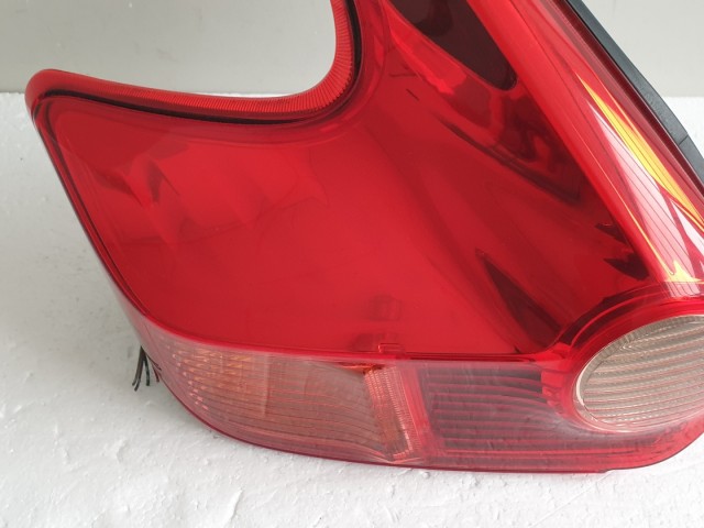 512280 Nissan Juke 2013, Bal Hátsó Lámpa.