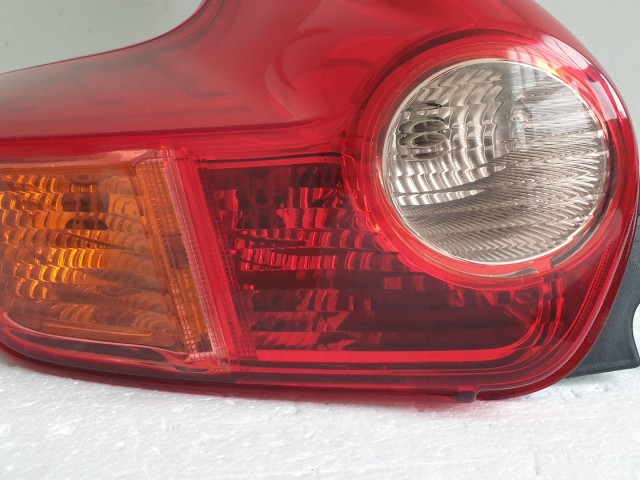 512280 Nissan Juke 2013, Bal Hátsó Lámpa.