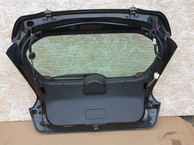 512315 Nissan Juke 2013, Csomagtérajtó, Komletten, Fekete.