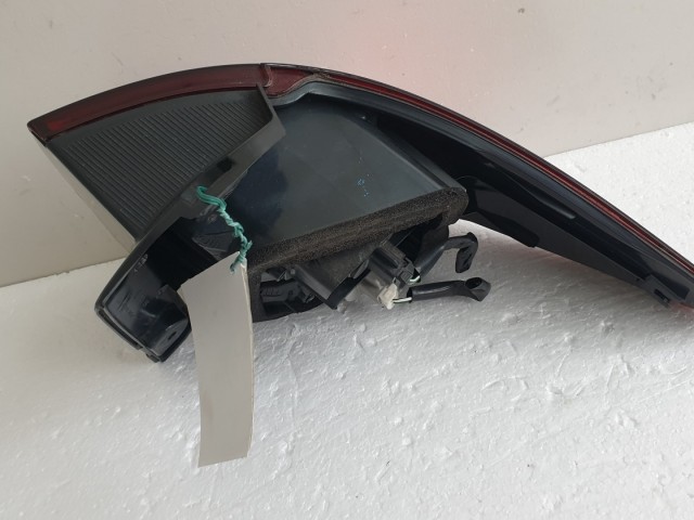 512129 Toyota Previa 2005, Bal Hátsó Lámpa, 28-171.