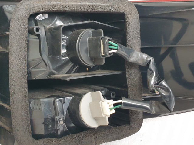 512129 Toyota Previa 2005, Bal Hátsó Lámpa, 28-171.