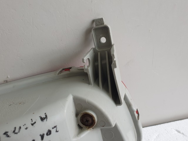 512139 Mazda 5, 2009, Jobb Hátsó Ködlámpa Lökhárítóba. CD8551650.