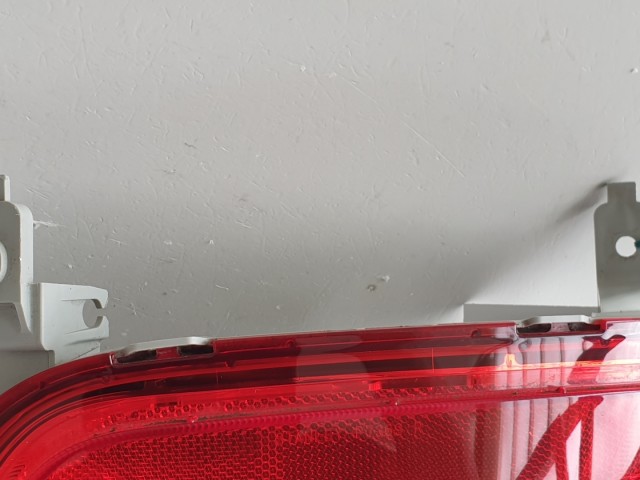 512139 Mazda 5, 2009, Jobb Hátsó Ködlámpa Lökhárítóba. CD8551650.