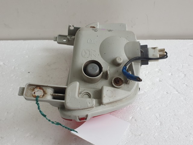 512139 Mazda 5, 2009, Jobb Hátsó Ködlámpa Lökhárítóba. CD8551650.