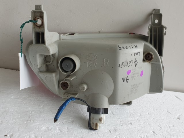 512139 Mazda 5, 2009, Jobb Hátsó Ködlámpa Lökhárítóba. CD8551650.