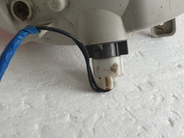 512139 Mazda 5, 2009, Jobb Hátsó Ködlámpa Lökhárítóba. CD8551650.