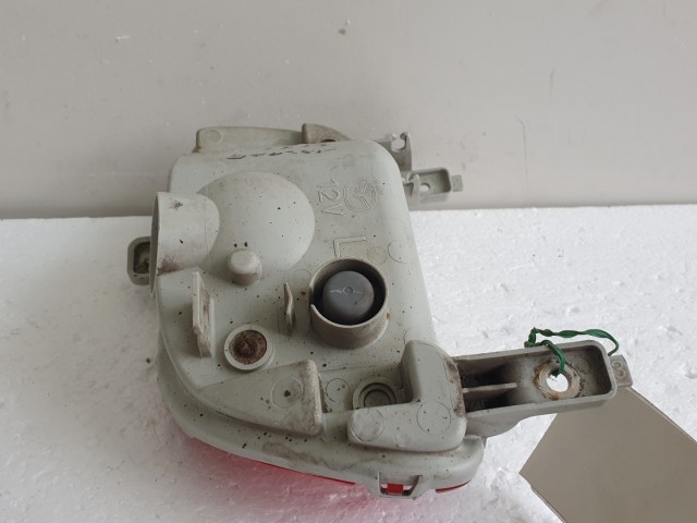 512140 Mazda 5, 2009, Bal Hátsó Ködlámpa Lökhárítóba. CD8551660.