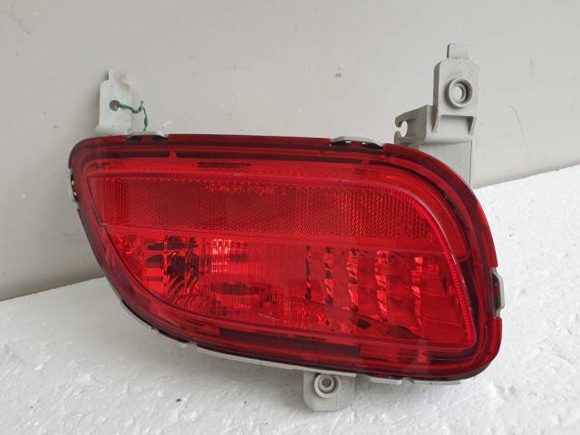 512140 Mazda 5, 2009, Bal Hátsó Ködlámpa Lökhárítóba. CD8551660.