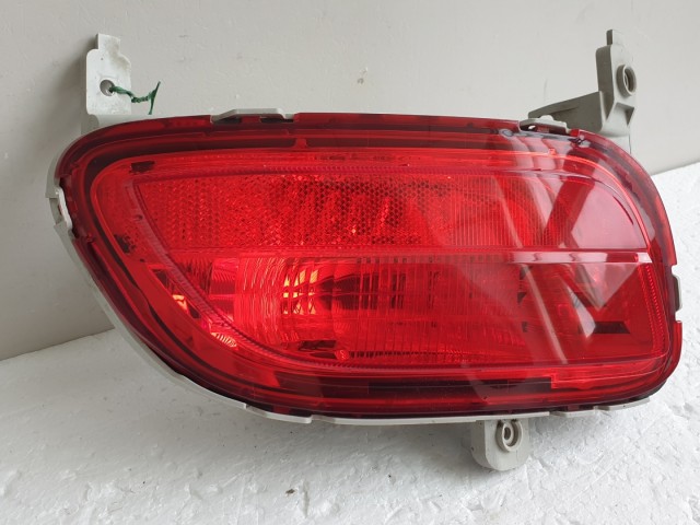 512140 Mazda 5, 2009, Bal Hátsó Ködlámpa Lökhárítóba. CD8551660.