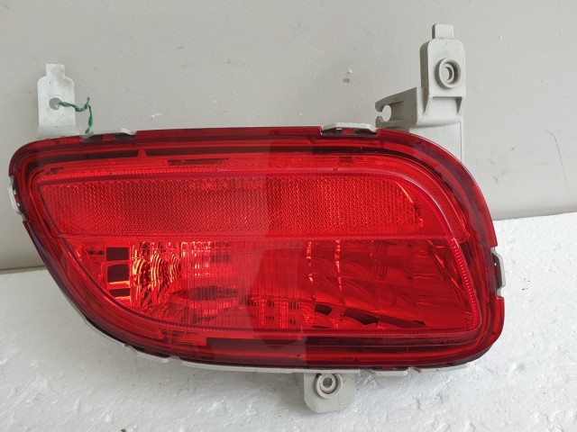512140 Mazda 5, 2009, Bal Hátsó Ködlámpa Lökhárítóba. CD8551660.