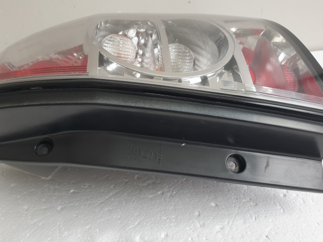 512141 Chevrolet Captiva 2010, Jobb Hátsó Lámpa, 2685