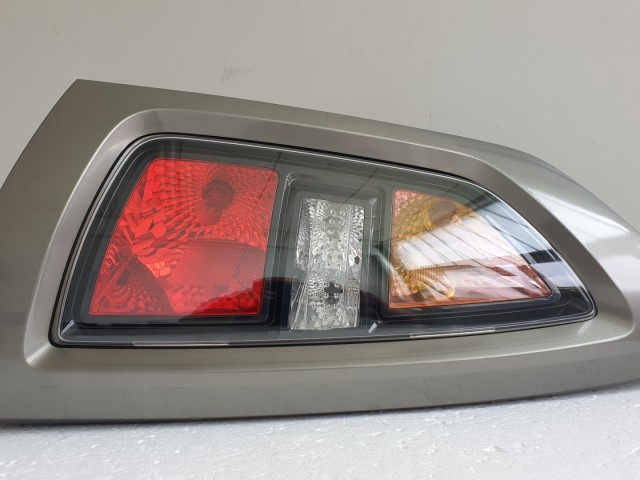 512143 Kia Soul 2011, Bal Hátsó Lámpa, 92401-2K0L.