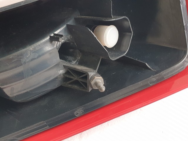 512147 Nissan X Trail 2008, Bal Hátsó Lámpa, 220-63929.