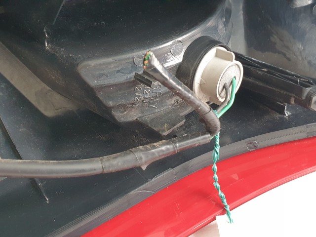 512147 Nissan X Trail 2008, Bal Hátsó Lámpa, 220-63929.